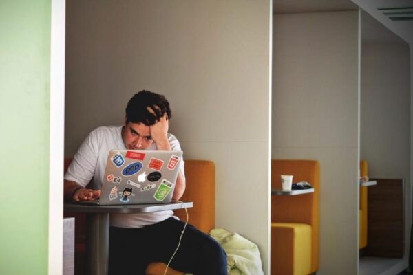 Pourquoi mon site n'apparaît pas sur Google ? 11 causes et solutions